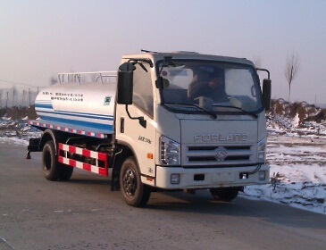 HWK5070GSS型灑水車獲客戶認(rèn)可，助力汽車物流高效發(fā)展